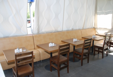 Столы в кафе на заказ
